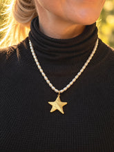 18" Pearl Necklace with Matte Gold Star