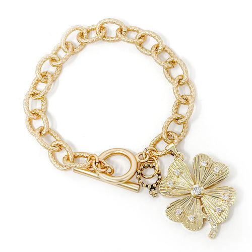 Petite Twisted Link Toggle Bracelet with a large Irish Pave Clover